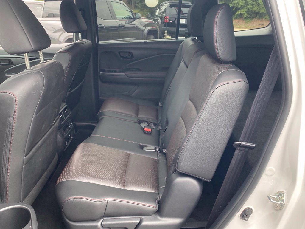 Used 2024 Honda Passport Black Edition image 8