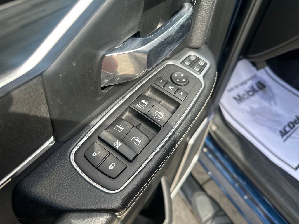 Used 2024 RAM 2500 Laramie w/ Night Edition image 11
