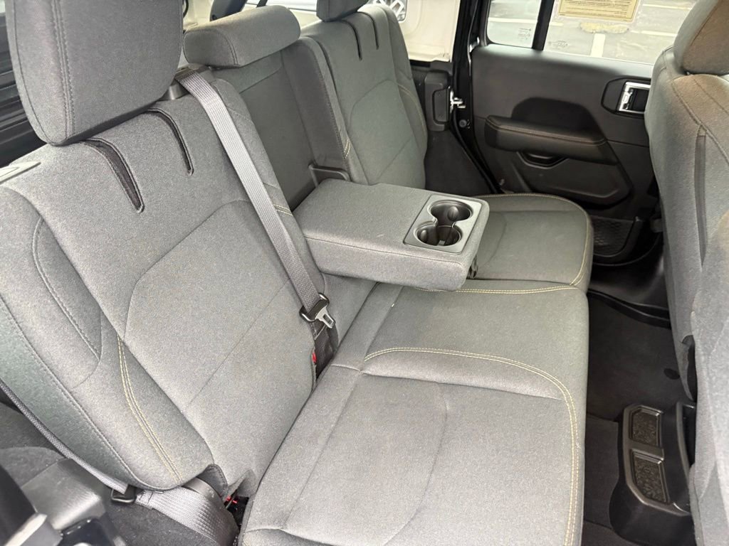 Used 2025 Jeep Wrangler Unlimited Sahara image 43