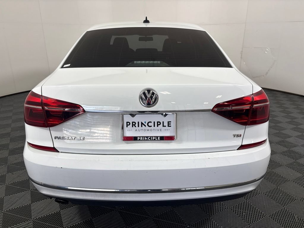 Used 2018 Volkswagen Passat 2.0T SE FWD image 6