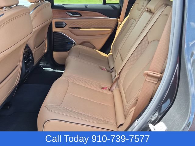 Used 2024 Jeep Grand Cherokee Summit AWD/4WD image 30