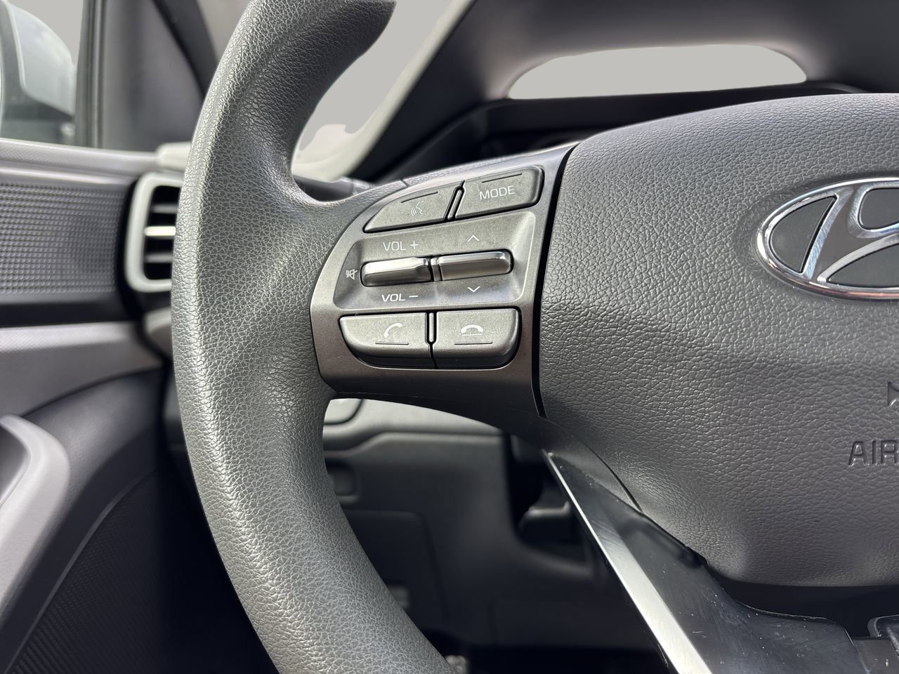 Used 2020 Hyundai Ioniq Blue image 23