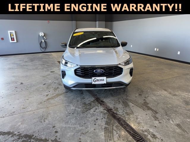Used 2025 Ford Escape ST-Line w/ Cold Weather Package image 3