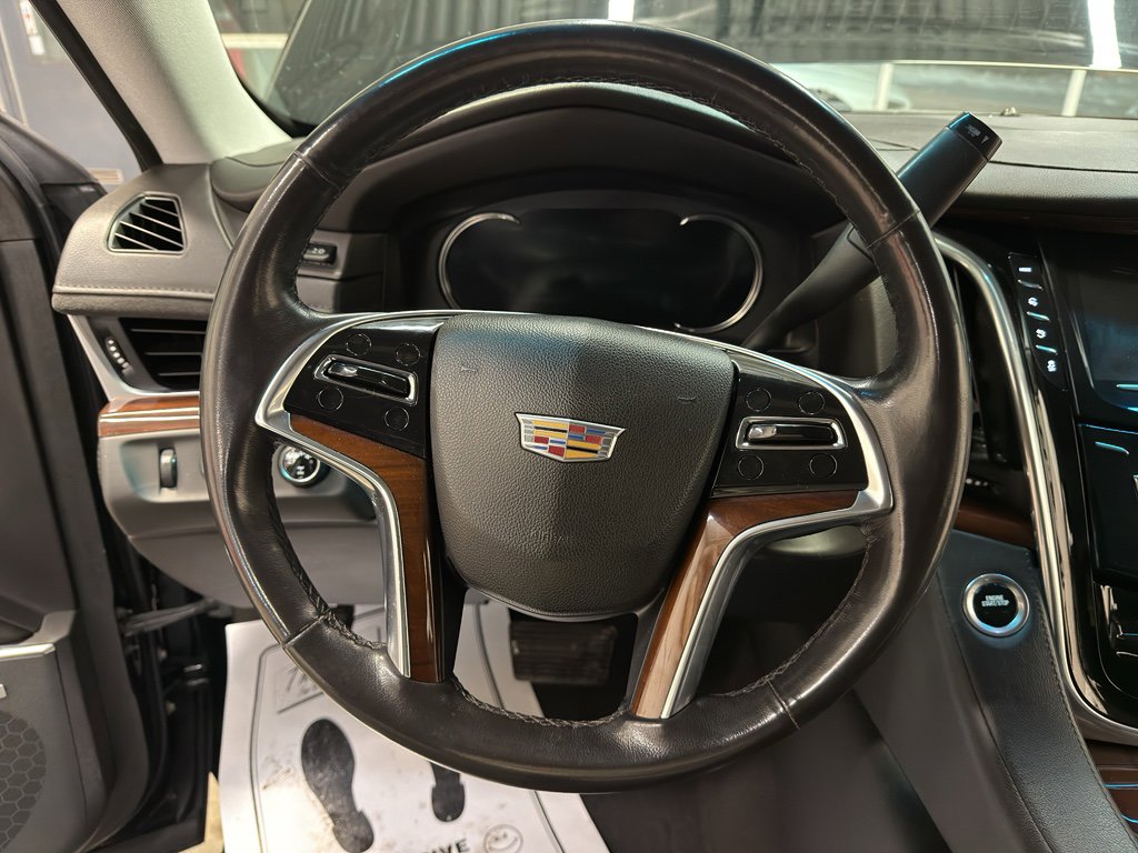 Used 2019 Cadillac Escalade Luxury image 17