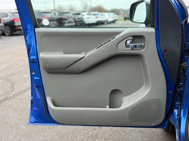 Used 2014 Nissan Frontier SV image 13