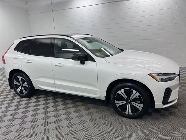 Used 2025 Volvo XC60 T8 Plus w/ Protection Package Premier AWD/4WD image 4