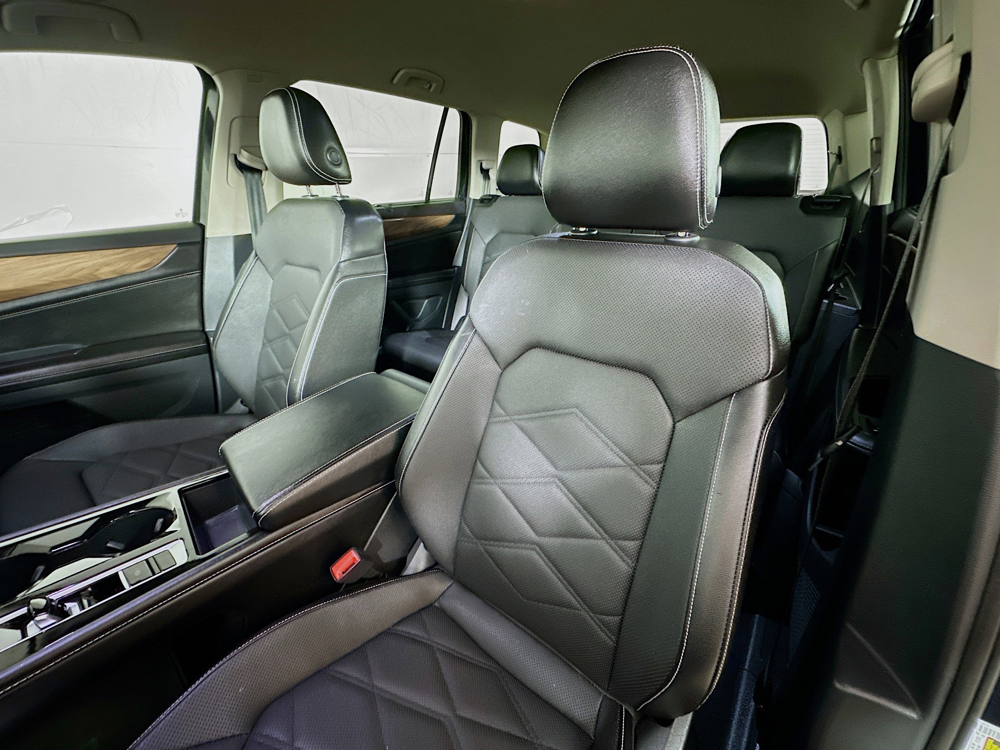 Used 2024 Volkswagen Atlas SE image 19