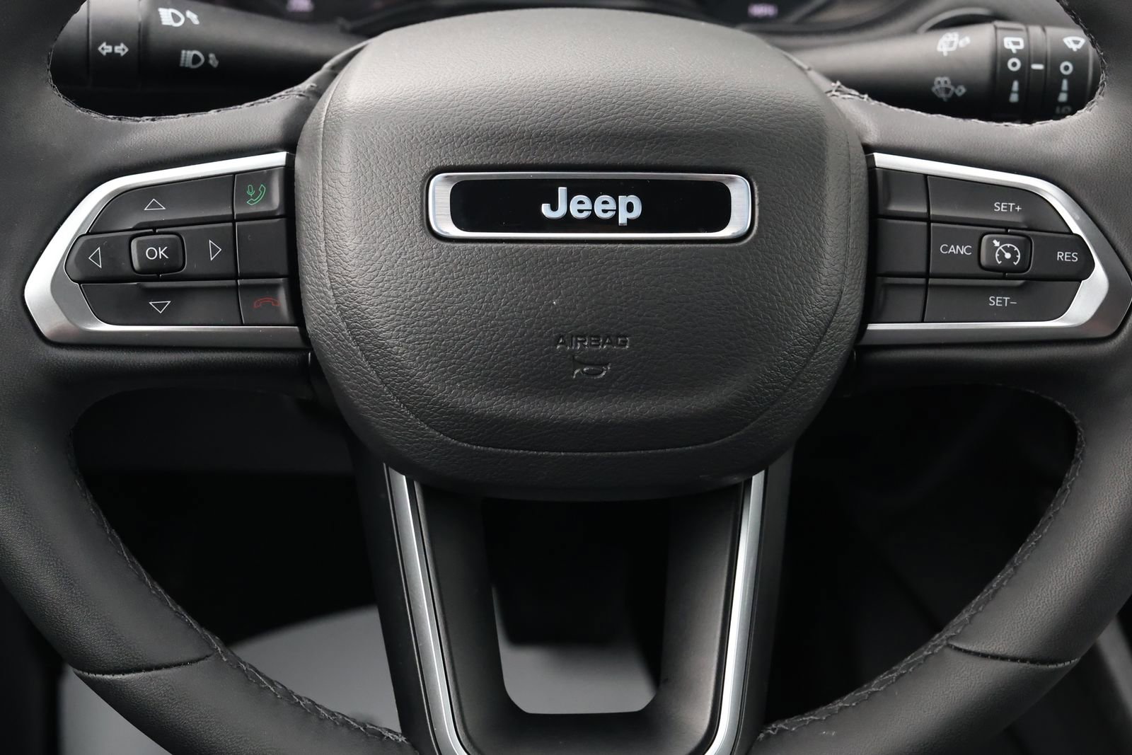 Used 2025 Jeep Compass Latitude w/ Altitude Special Edition image 17