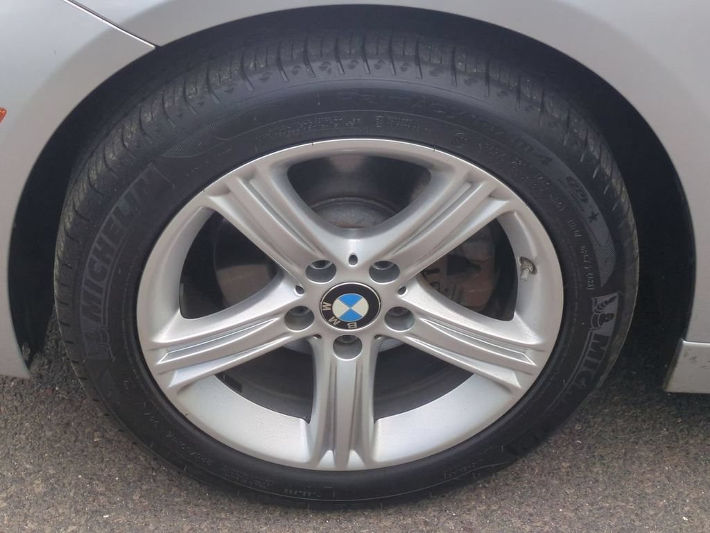 Used 2015 BMW 320i xDrive Sedan AWD/4WD image 10