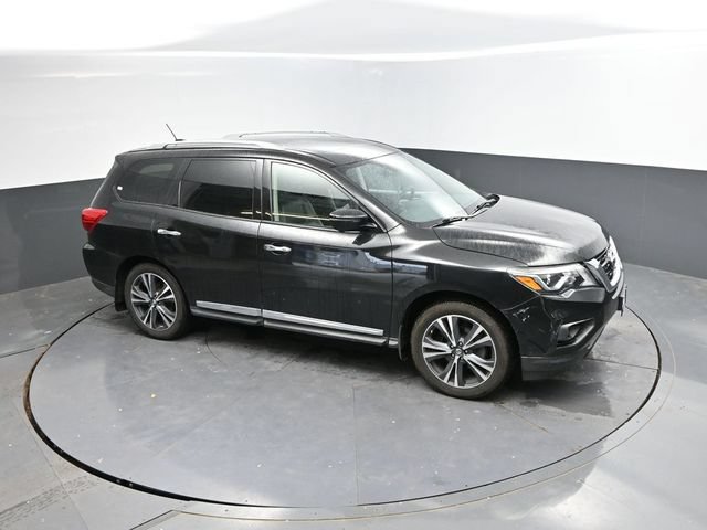 Used 2017 Nissan Pathfinder Platinum w/ Family Entertainment Package AWD/4WD image 18