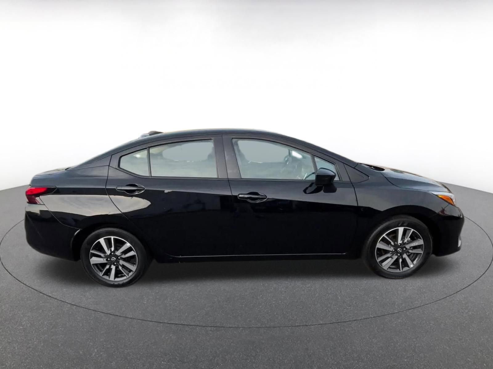 Used 2025 Nissan Versa SV image 16