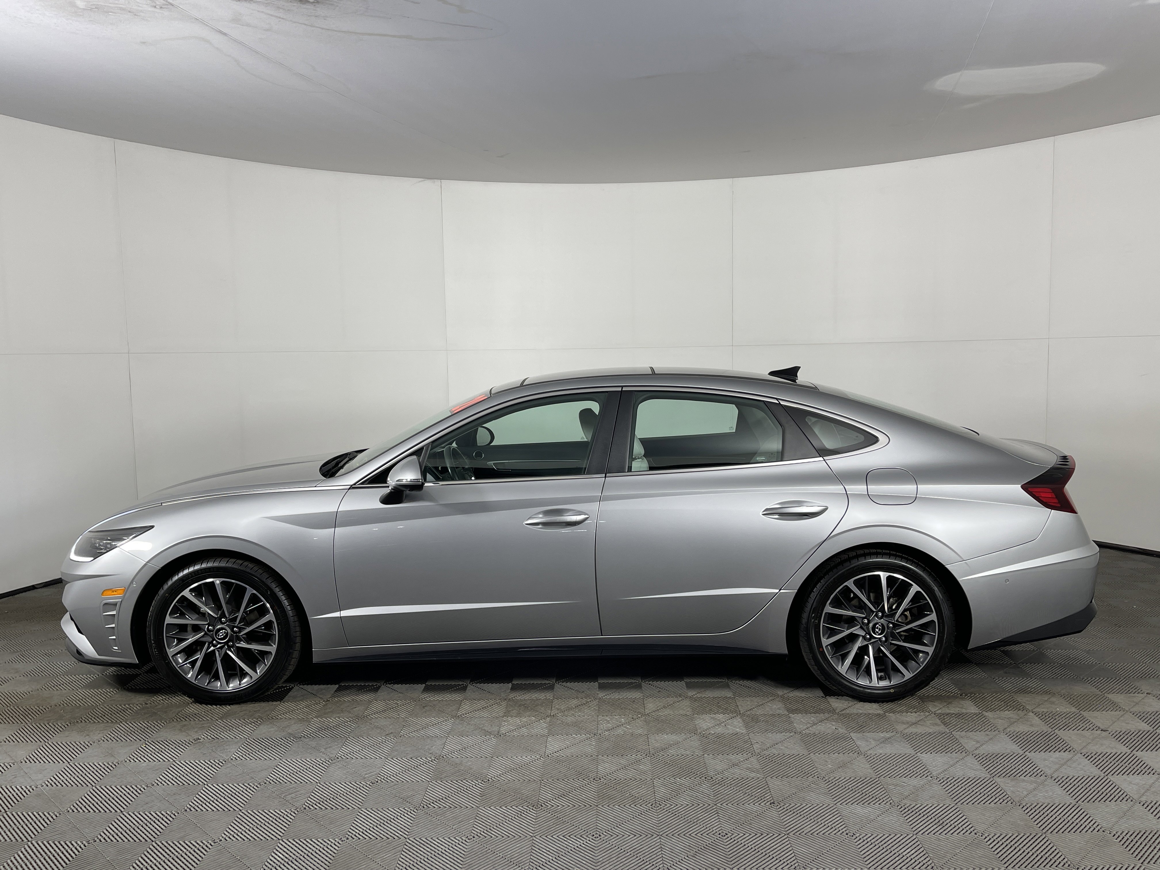 Used 2020 Hyundai Sonata Limited image 3