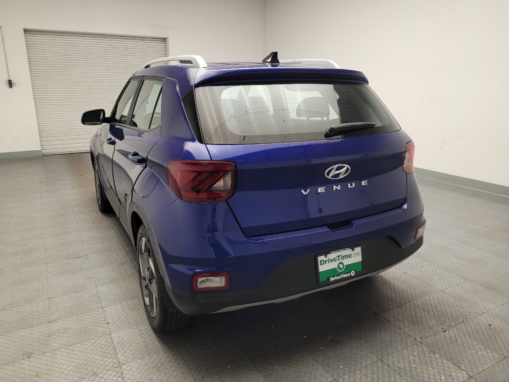 Used 2021 Hyundai Venue SEL w/ Premium Package FWD image 6