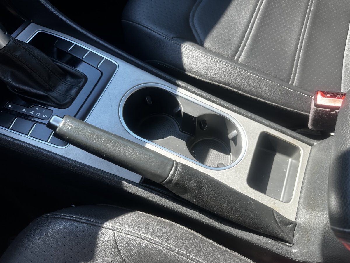 Used 2021 Volkswagen Passat 2.0T SE image 21