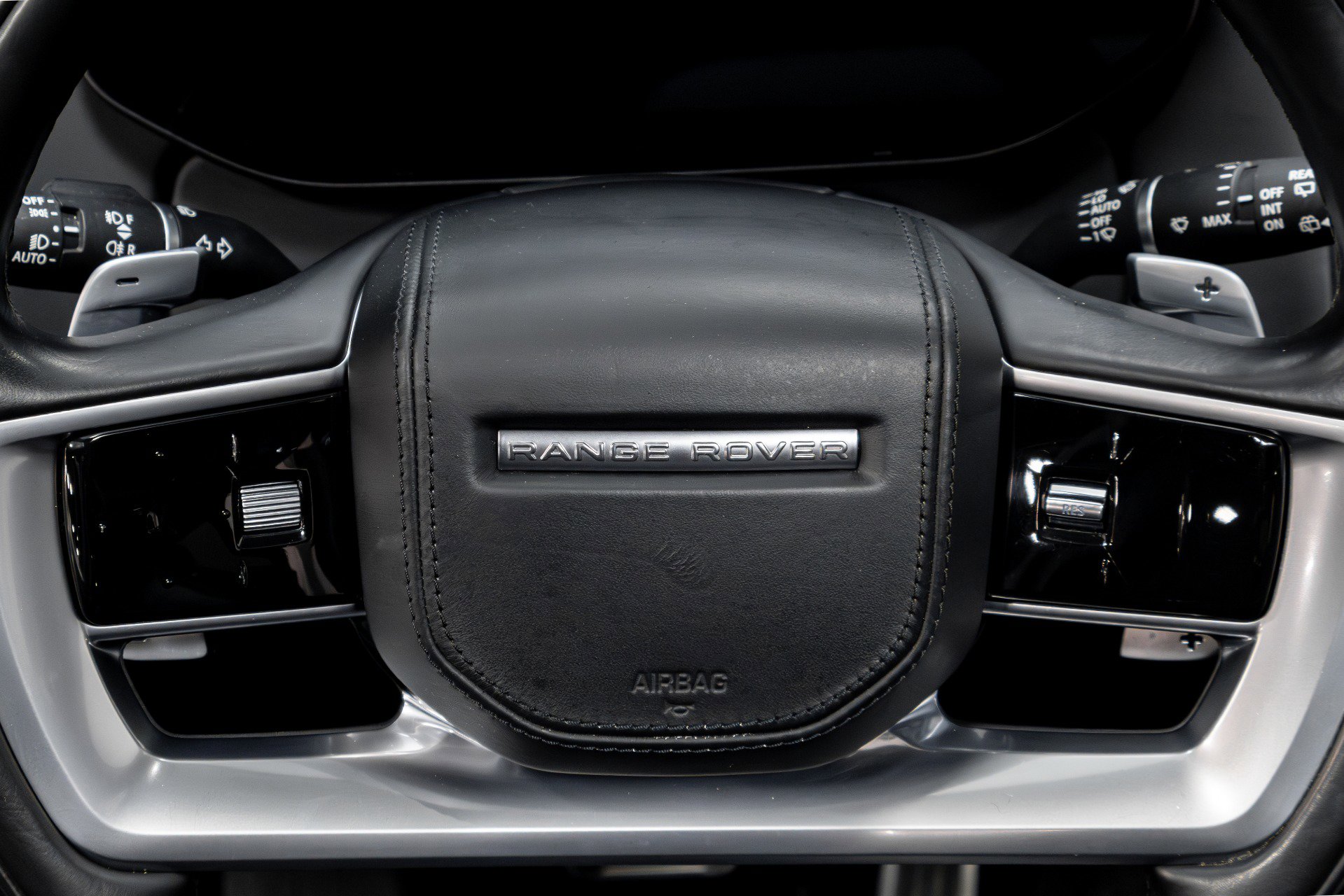 Used 2023 Land Rover Range Rover Autobiography image 59