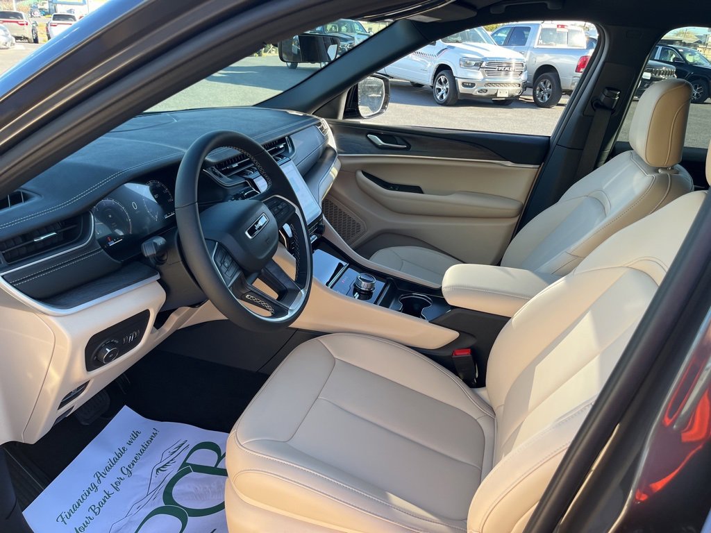 New 2025 Jeep Grand Cherokee L Limited image 2