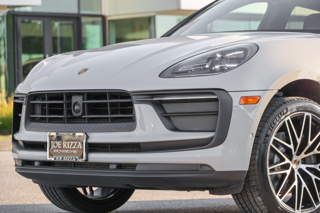 Certified 2023 Porsche Macan Turbo AWD/4WD image 8