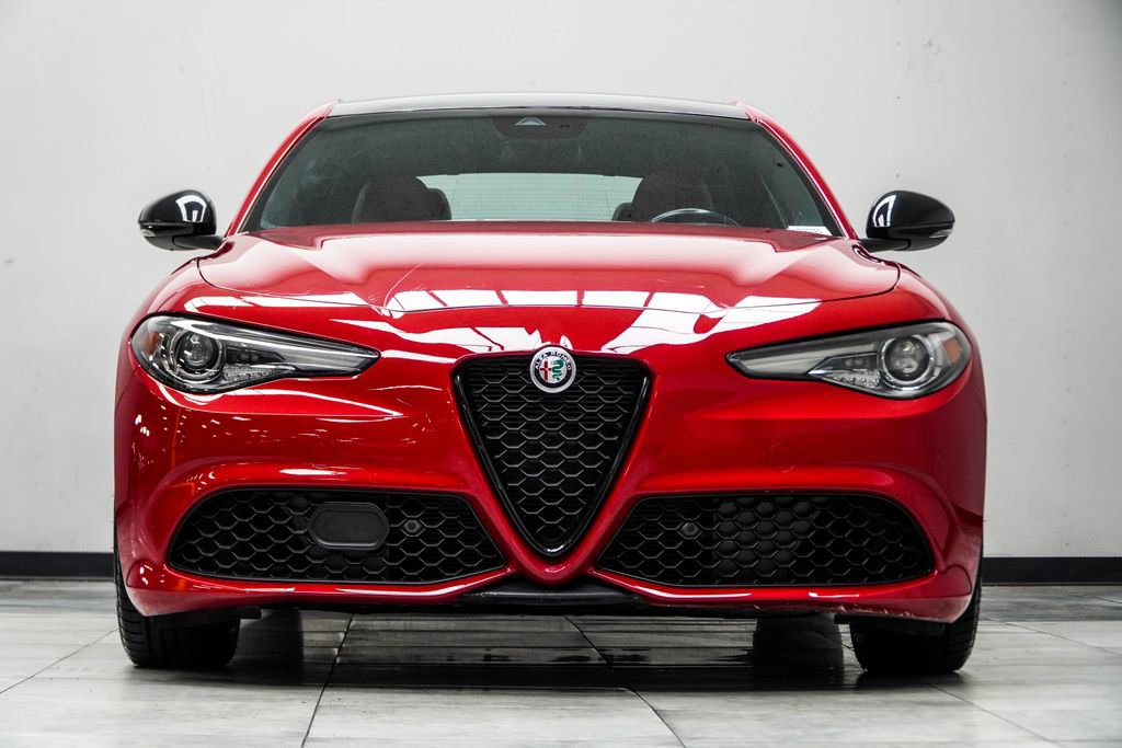 Used 2022 Alfa Romeo Giulia Veloce AWD/4WD image 8