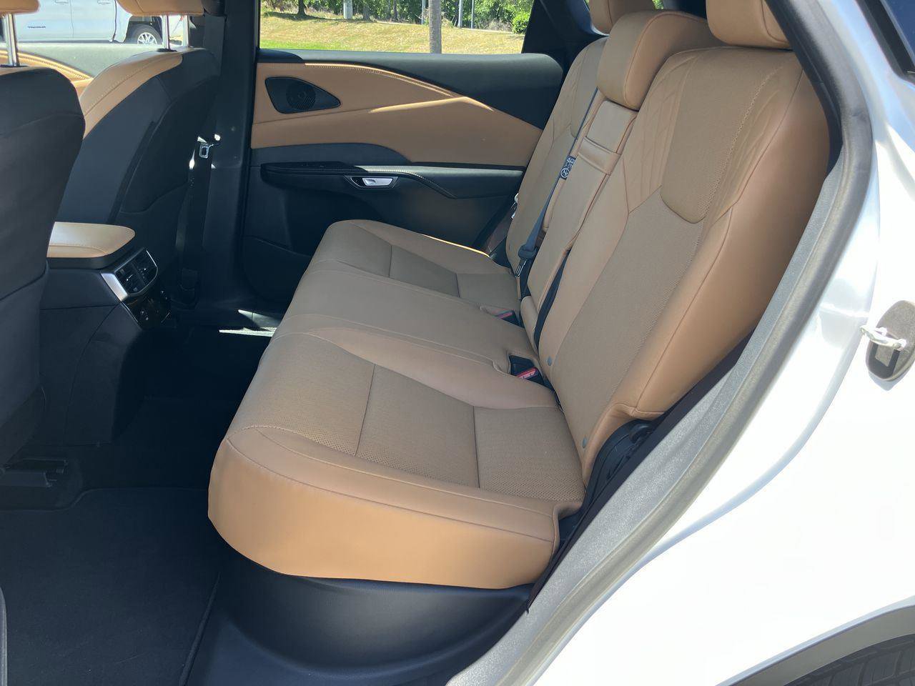 Used 2025 Lexus RX 350 Premium w/ Accessory Package (Z1) FWD image 25