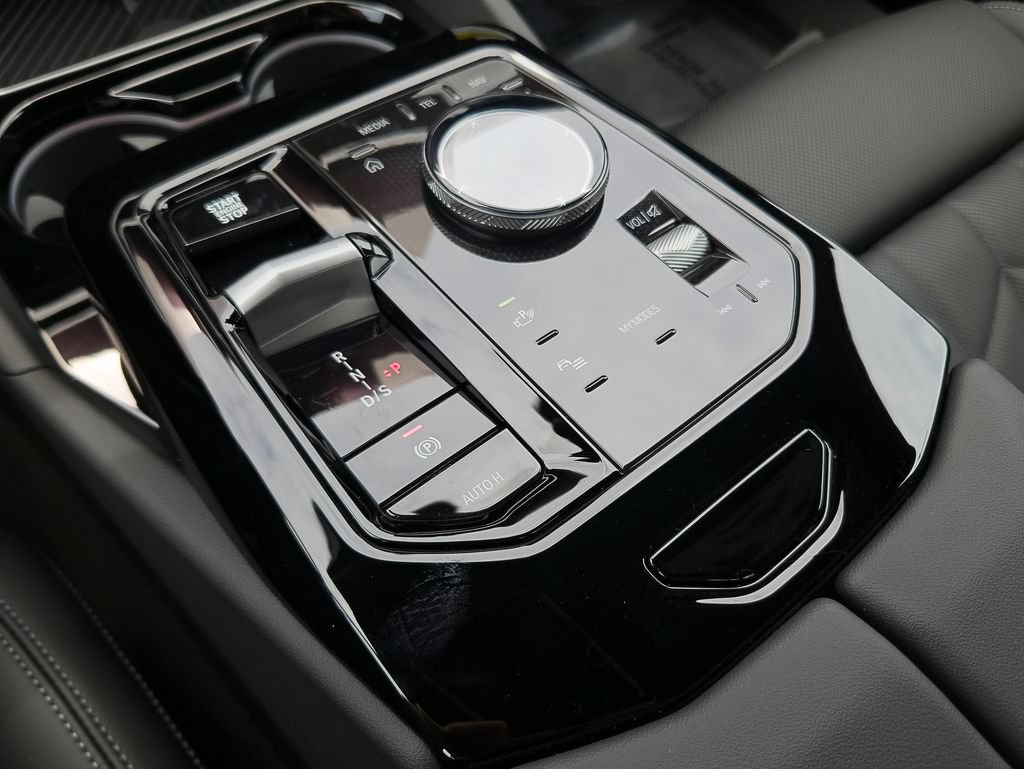 New 2027 BMW 550e xDrive AWD/4WD image 9