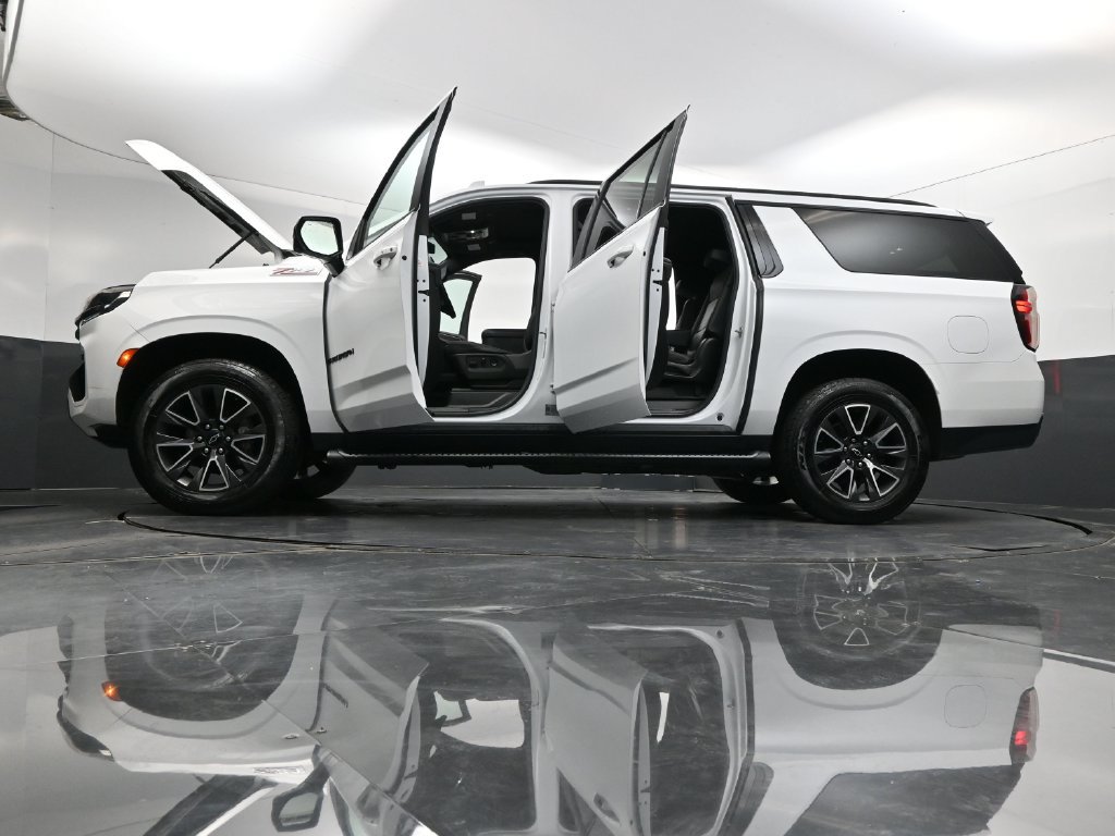 Used 2022 Chevrolet Suburban Z71 w/ Luxury Package AWD/4WD image 45