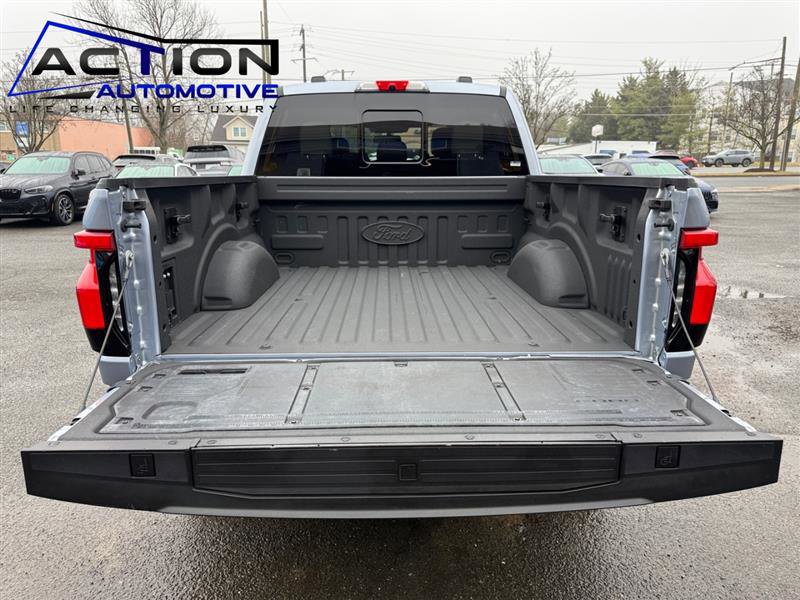 Used 2022 Ford F150 Lightning Platinum image 18