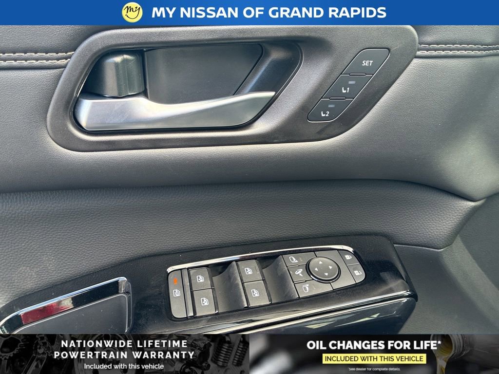 New 2026 Nissan Pathfinder Platinum image 12