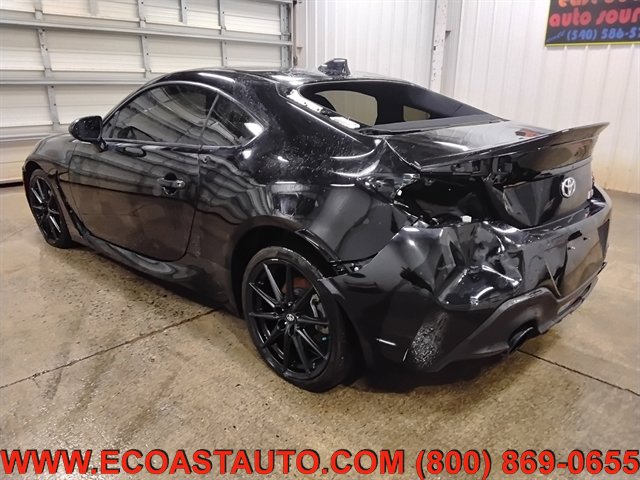 Used 2024 Toyota GR86 Premium RWD image 3