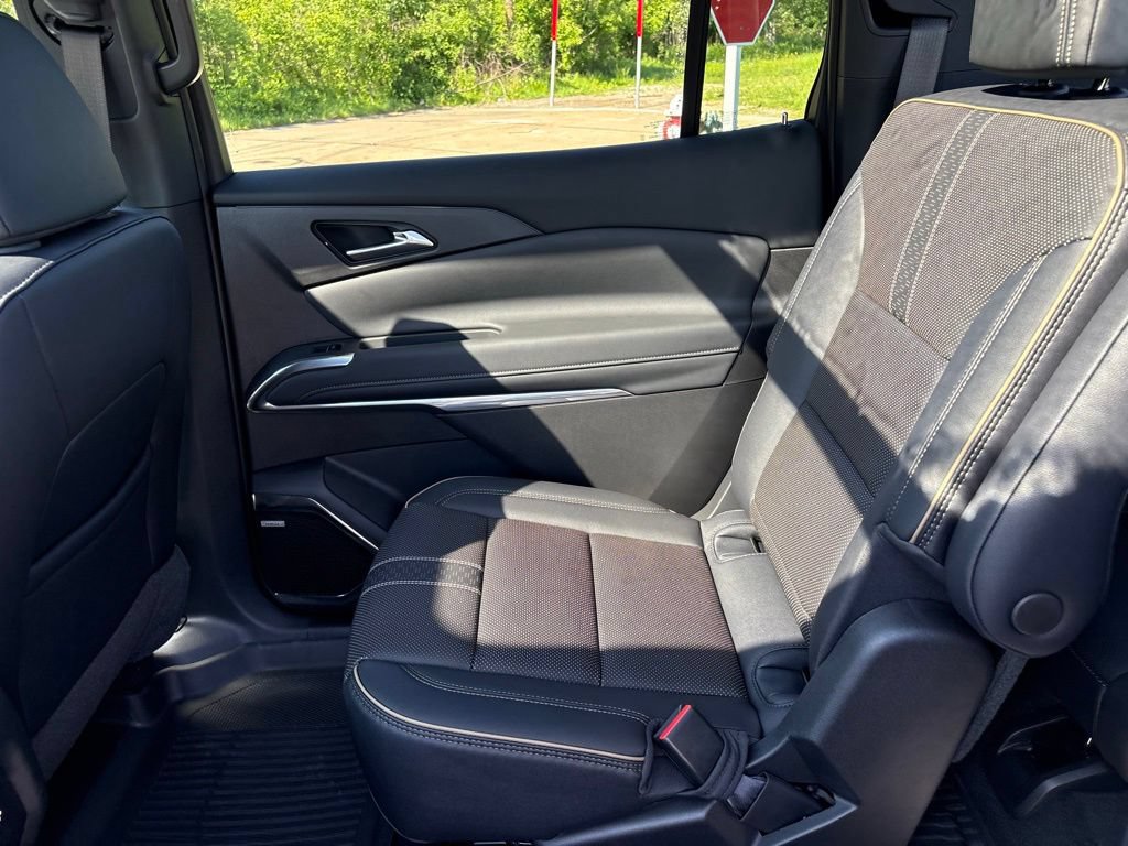 New 2026 Chevrolet Traverse High Country w/ LPO, Floor Liner Package AWD/4WD image 55