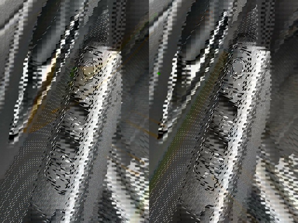 Used 2025 Lexus GX 550 w/ Accessory Package (2T) image 22