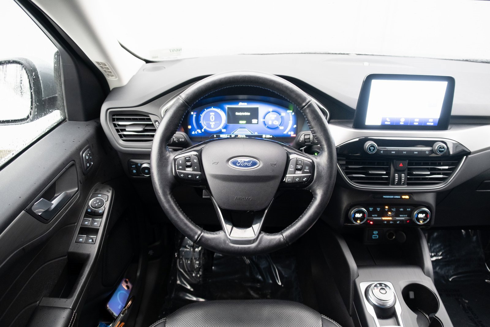 Used 2021 Ford Escape Titanium image 2