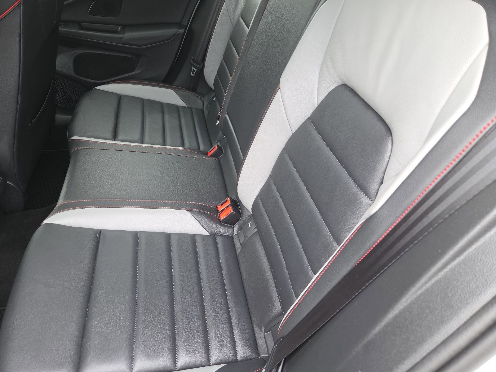 Certified 2022 Volkswagen GTI SE w/ SE Leather Package FWD image 21