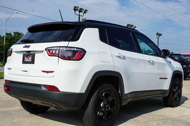 Used 2023 Jeep Compass Trailhawk image 4