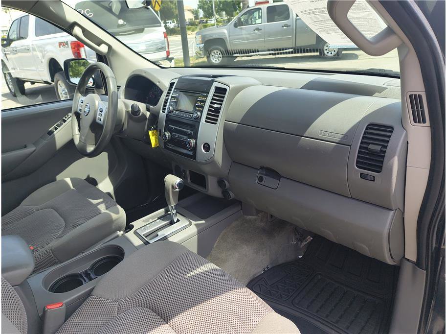 Used 2014 Nissan Frontier SV RWD image 12