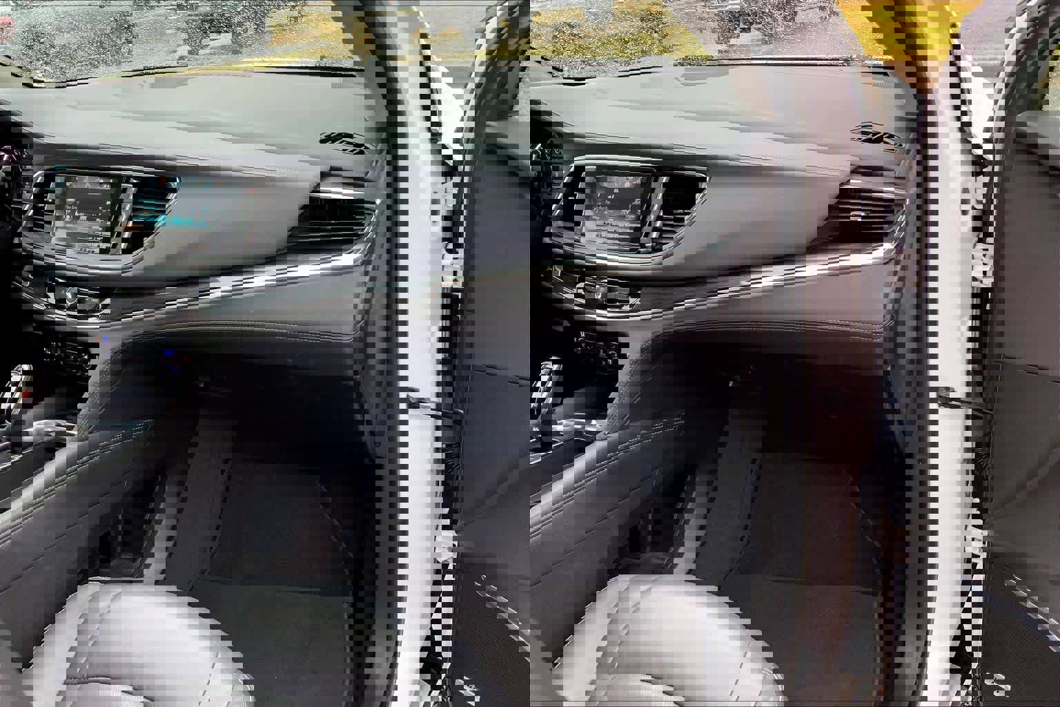 Used 2018 Buick Enclave Premium w/ Experience Buick Package image 18