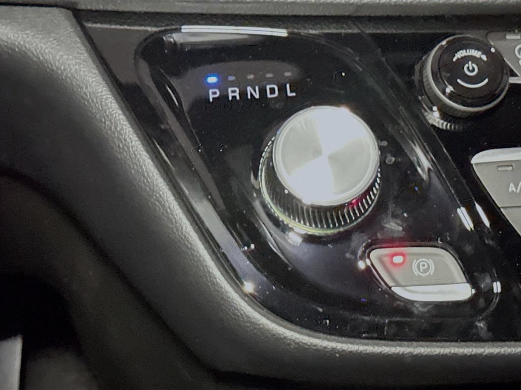 New 2027 Chrysler Pacifica Select FWD image 14