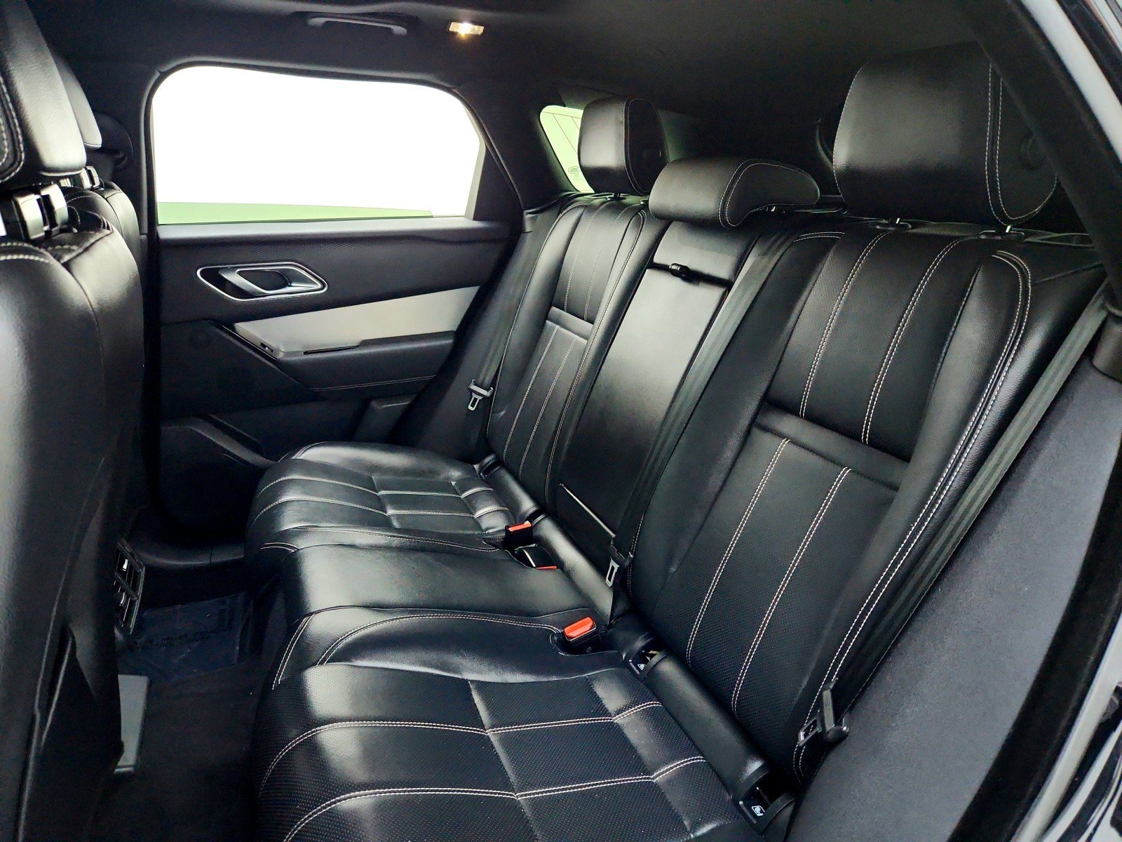 Used 2023 Land Rover Range Rover Velar R-Dynamic S image 22