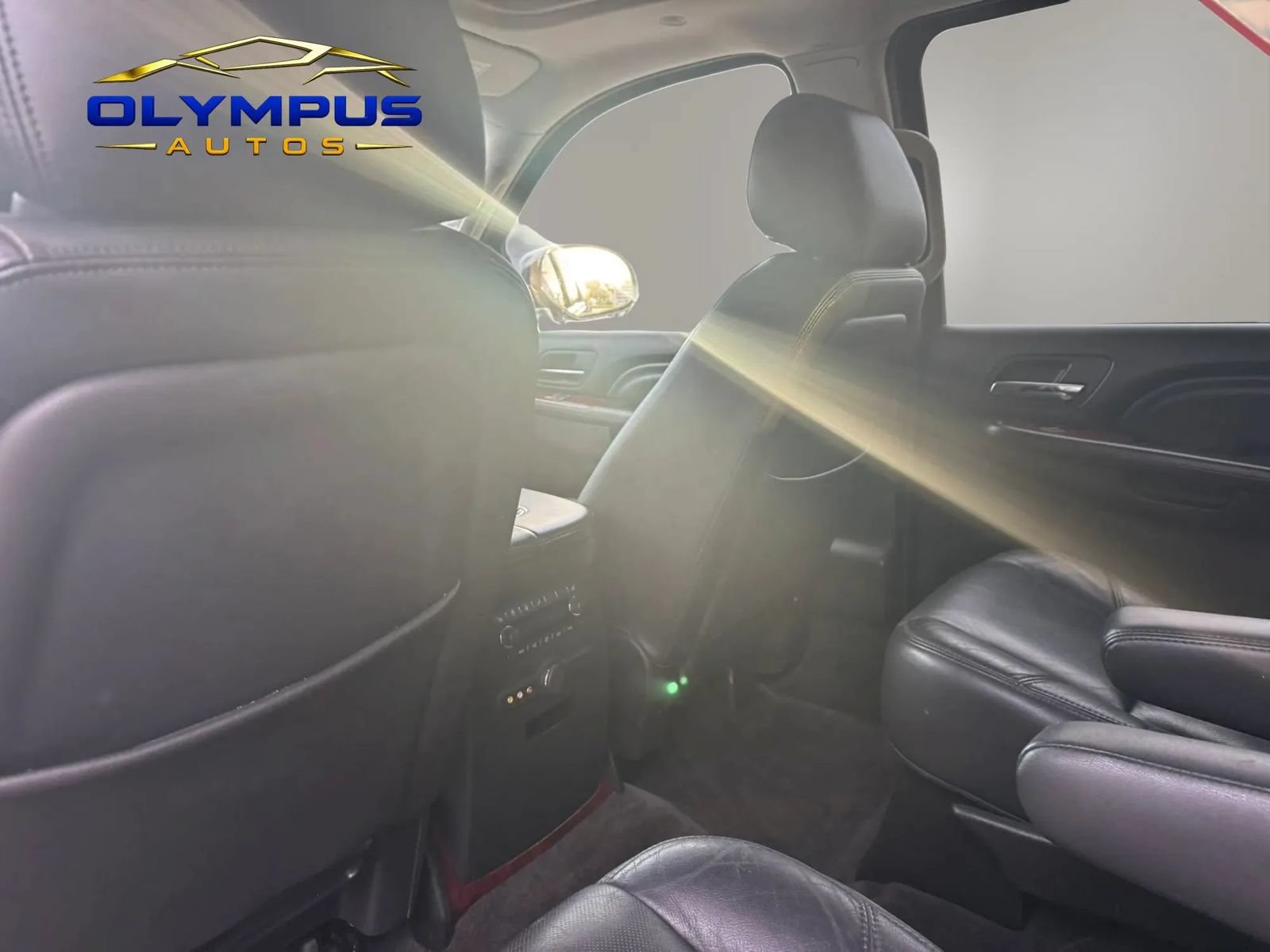 Used 2013 Cadillac Escalade ESV Premium AWD/4WD image 16