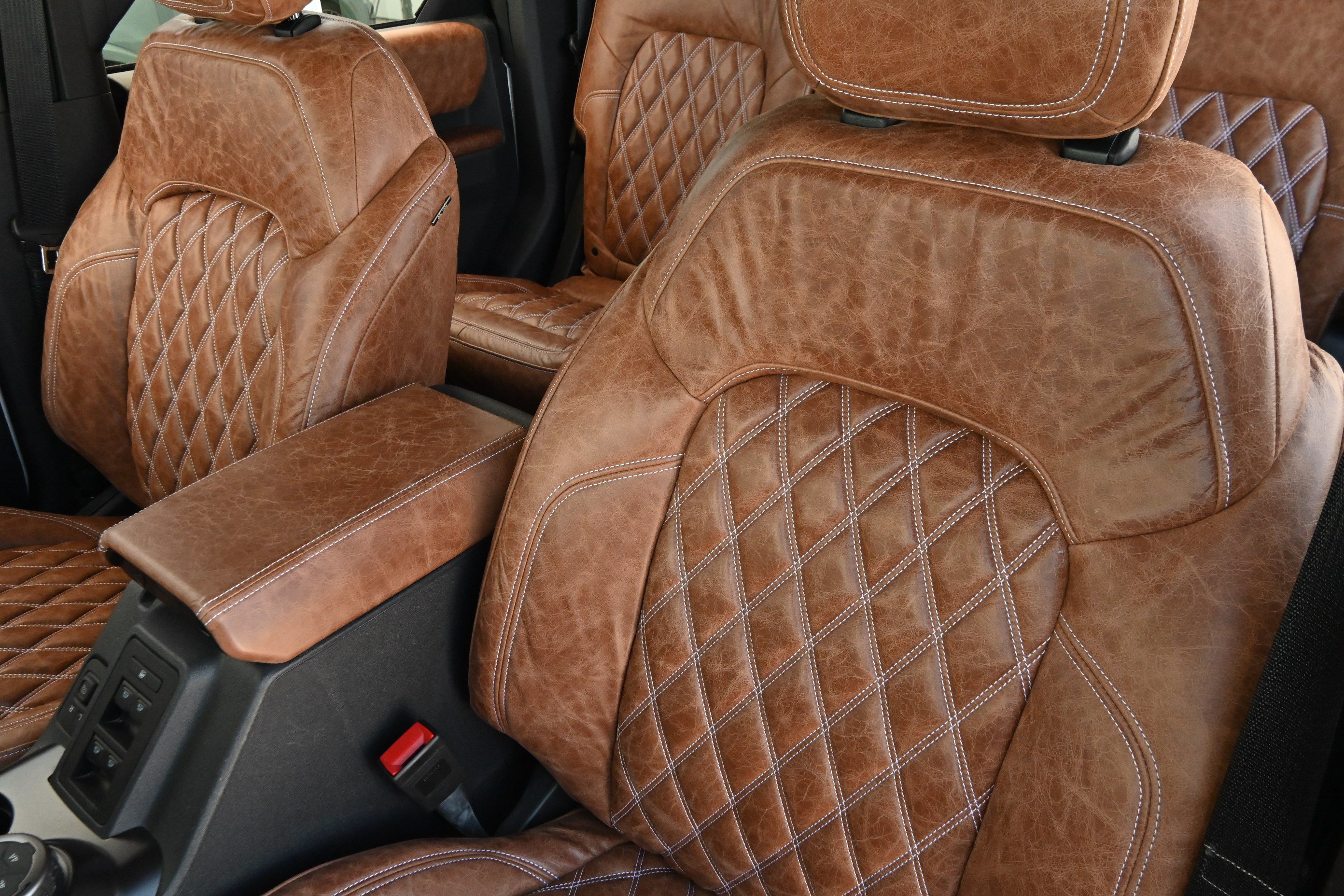 Used 2024 Ford Bronco Wildtrak AWD/4WD image 3