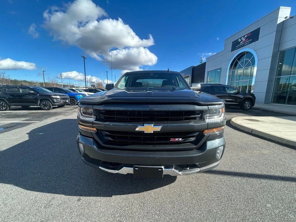 Used 2018 Chevrolet Silverado 1500 LT w/ All Star Edition AWD/4WD image 16