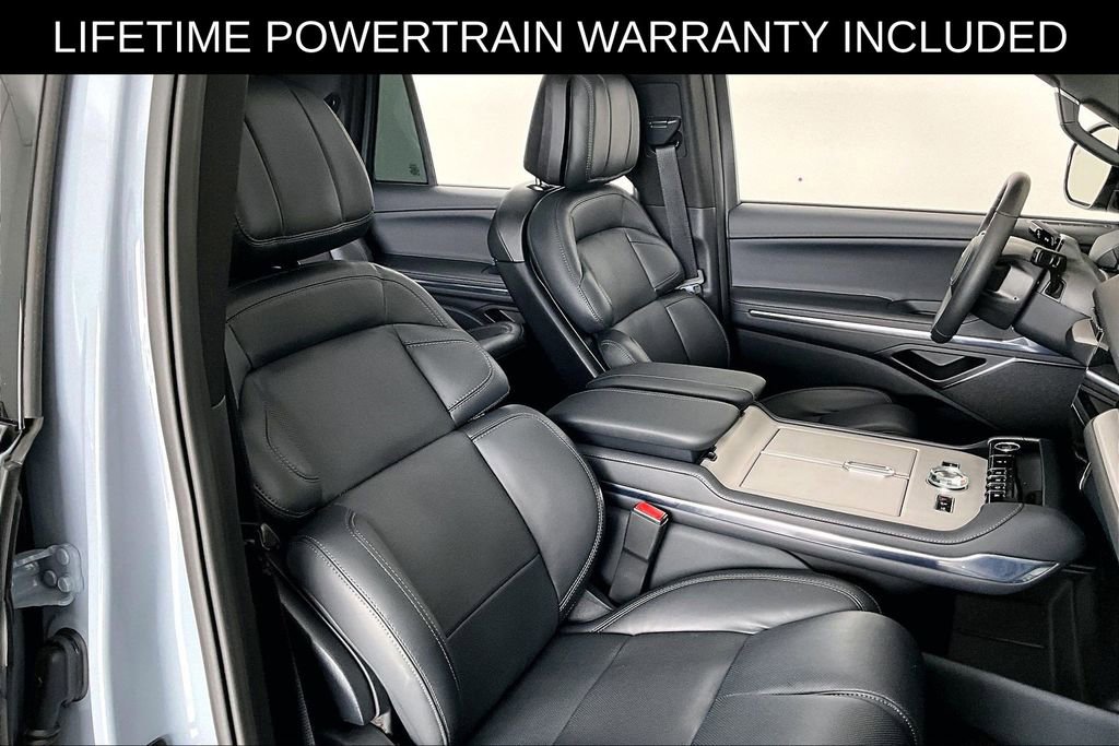 Used 2025 Lincoln Navigator Reserve w/ Jet Appearance Package image 10