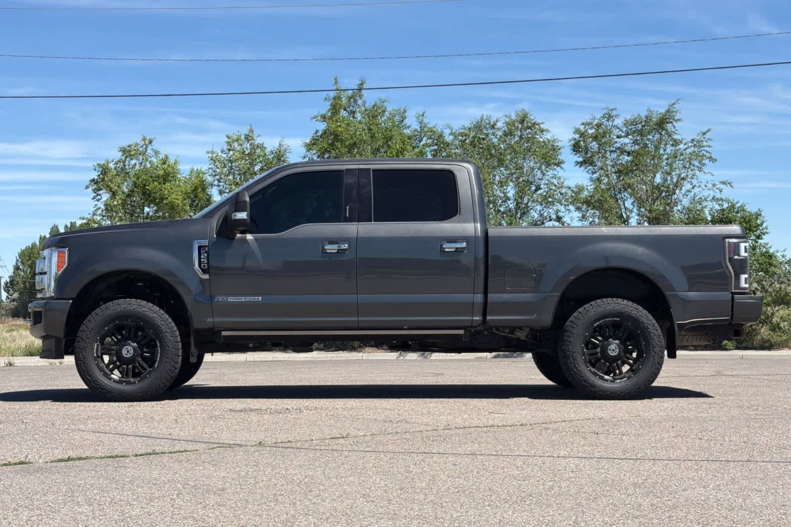 Used 2019 Ford F250 Platinum w/ Platinum Ultimate Package AWD/4WD image 5