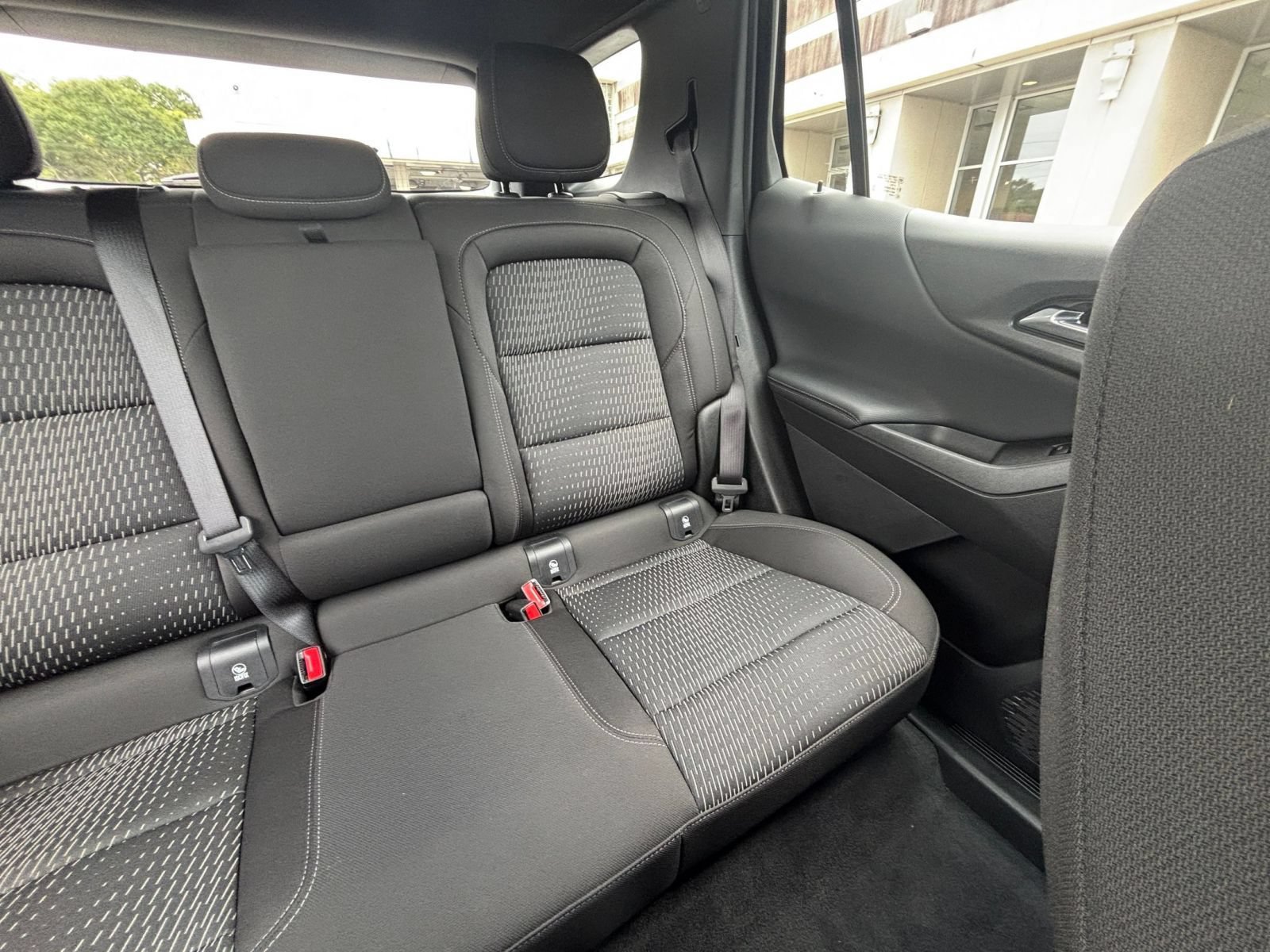 Used 2025 Chevrolet Equinox LT FWD image 37