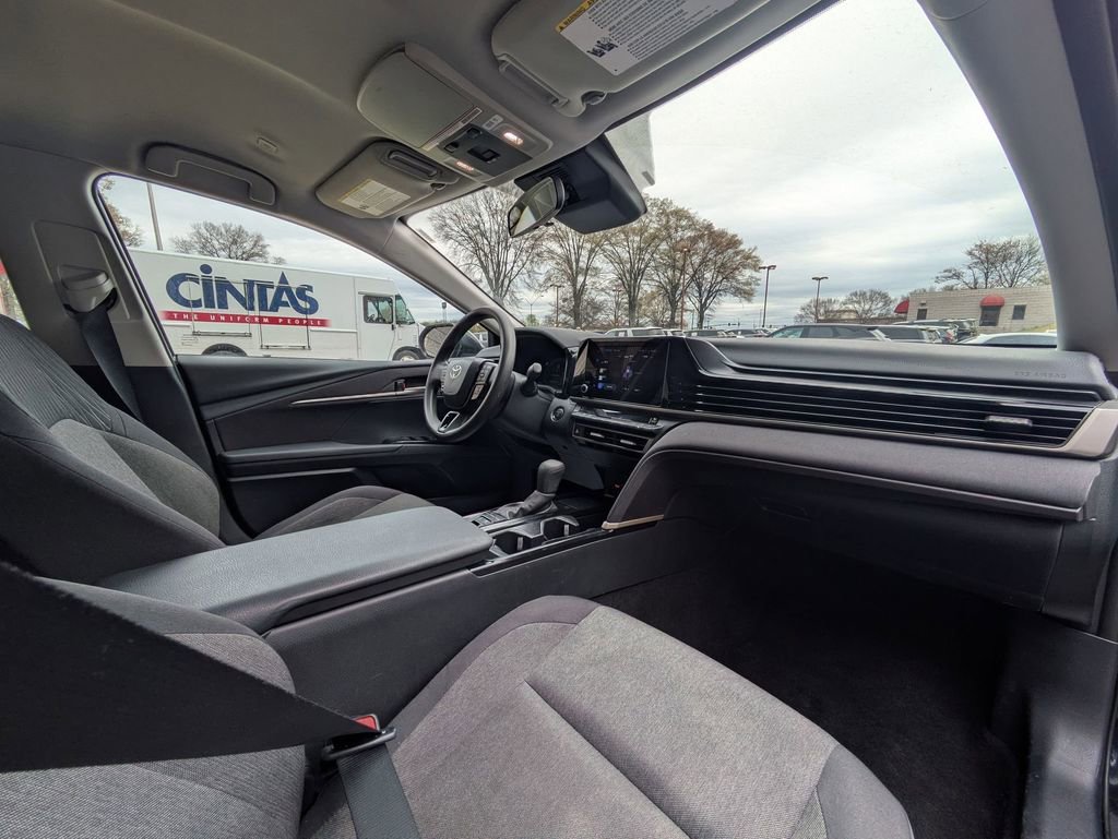 Used 2025 Toyota Camry LE FWD image 32