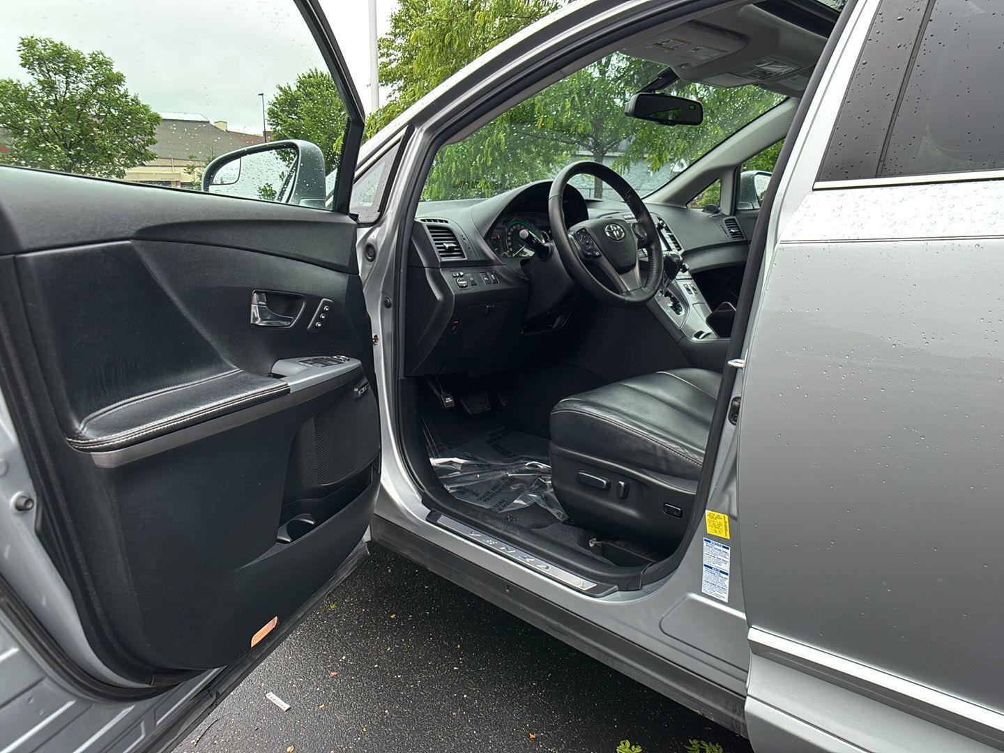Used 2015 Toyota Venza Limited AWD/4WD image 2