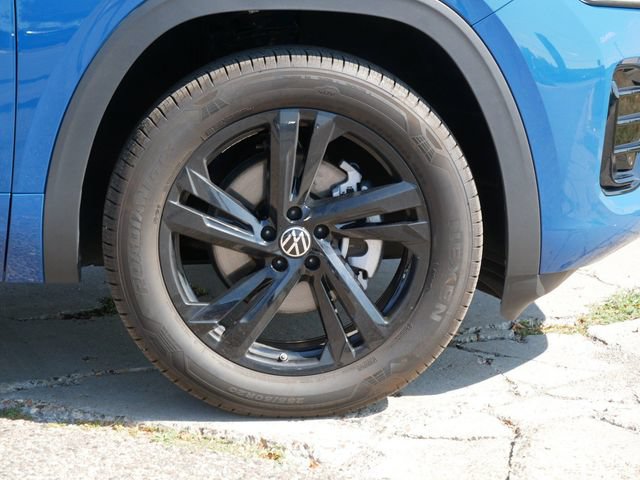 Certified 2026 Volkswagen Atlas Cross Sport SEL R-Line AWD/4WD image 9