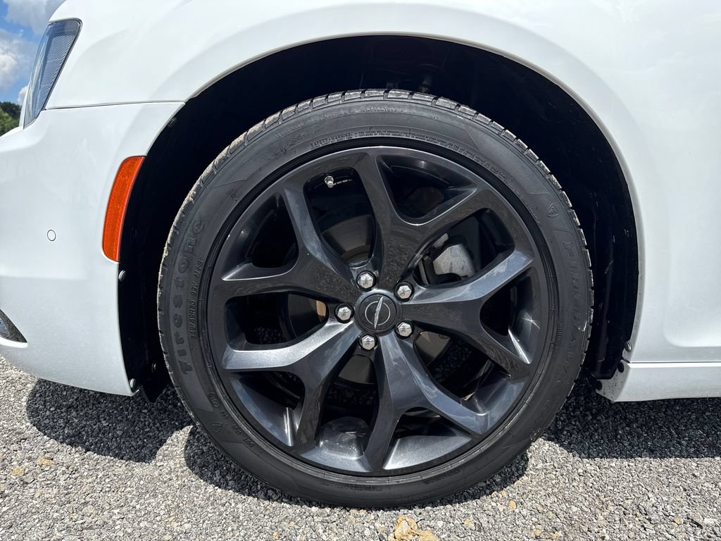 Used 2023 Chrysler 300 S w/ Comfort Group RWD image 11