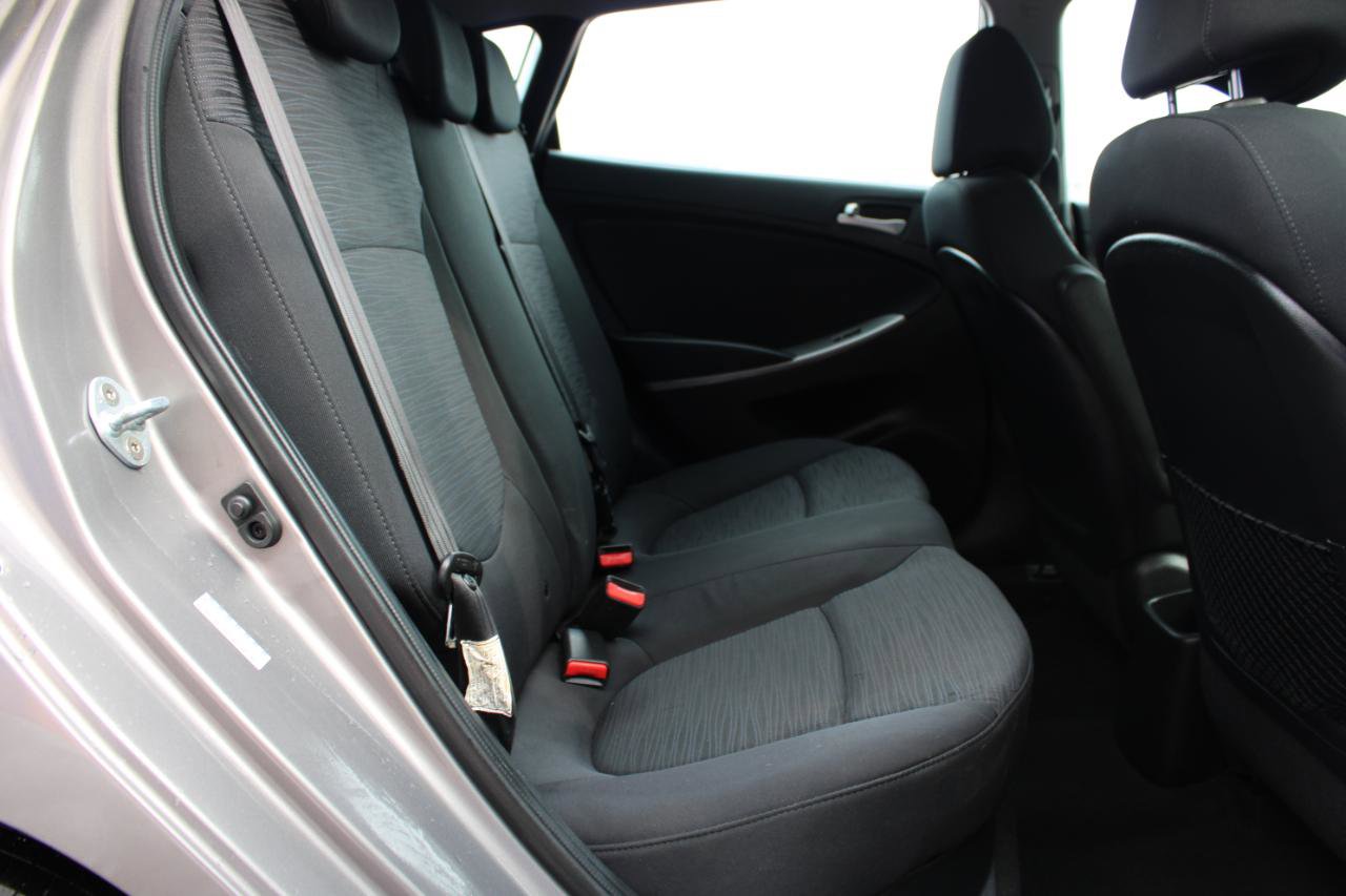 Used 2017 Hyundai Accent SE FWD image 41