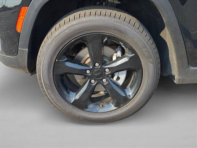 Used 2023 Jeep Grand Cherokee Altitude AWD/4WD image 9