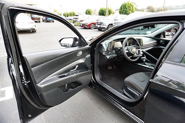 Used 2024 Hyundai Elantra SE image 33